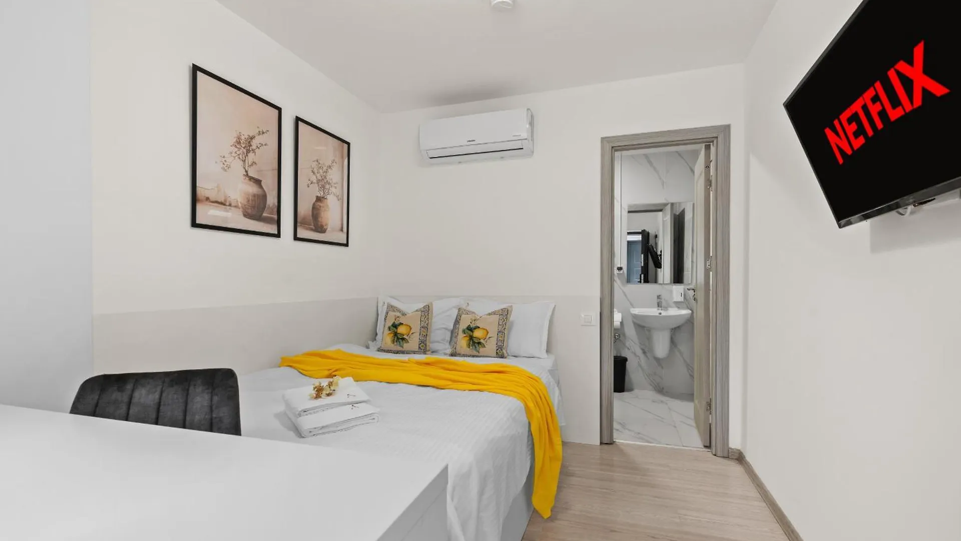 Continental Studio Bucharest Apartment
