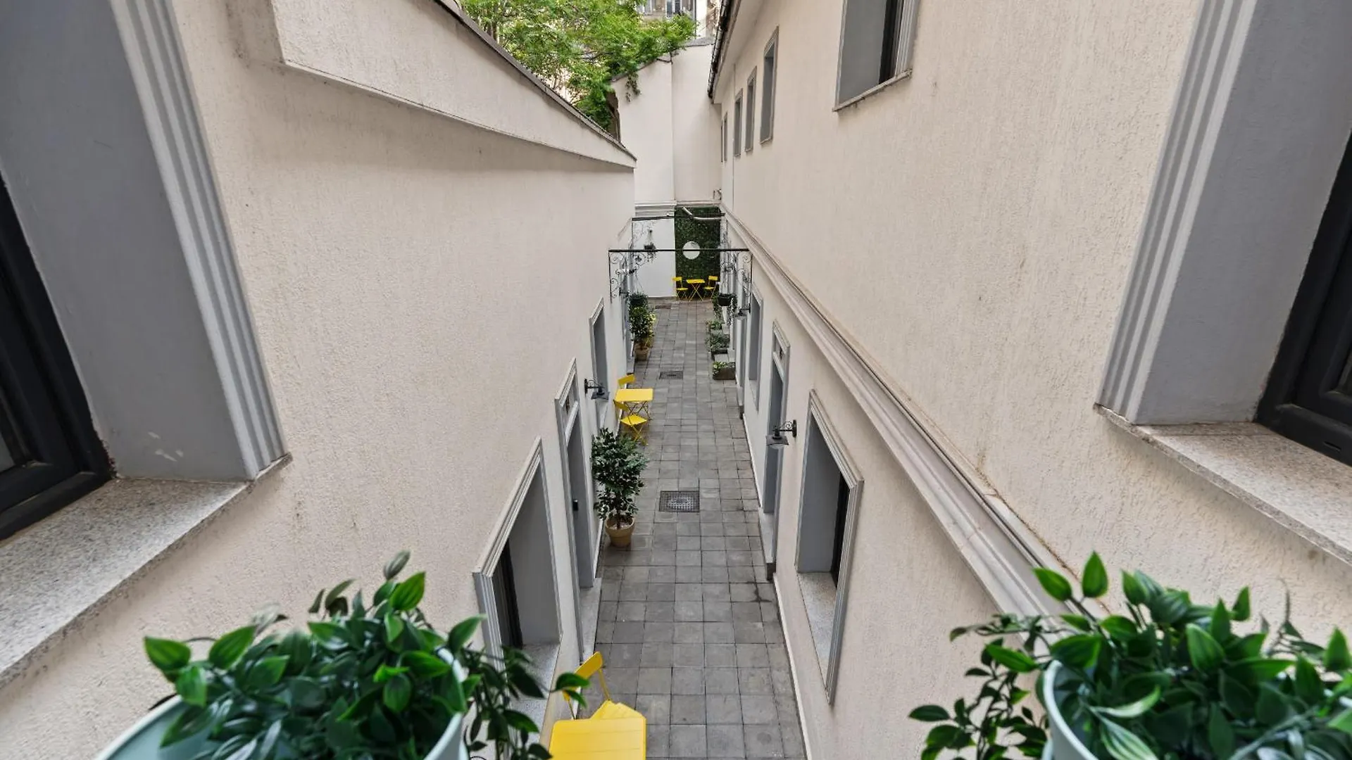 Continental Studio Bucharest Apartment